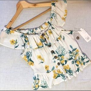 NWT Candies off shoulder blouse